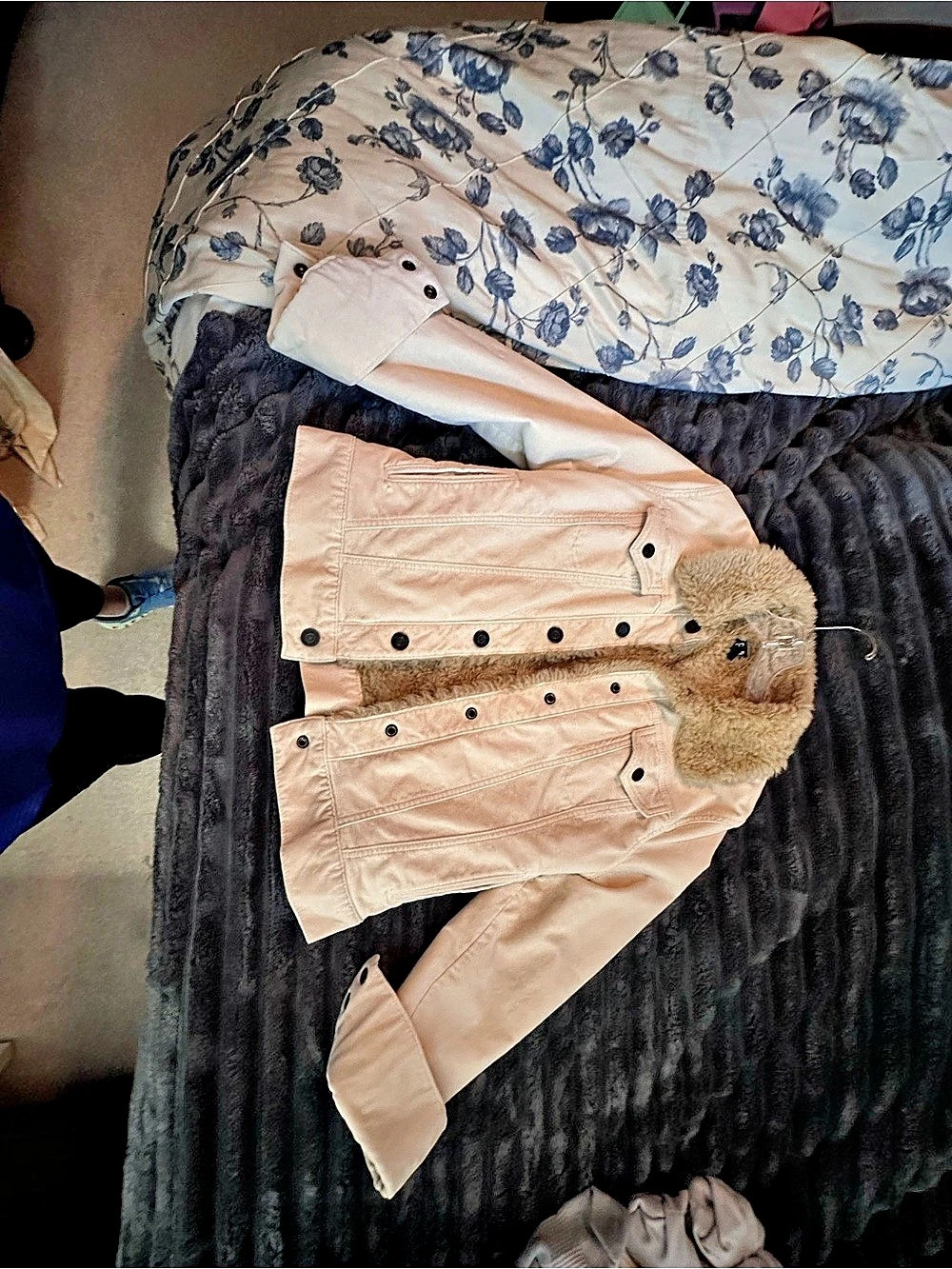GAP WOMENS Beige Faux-Fur Lined trucker jacket, size M